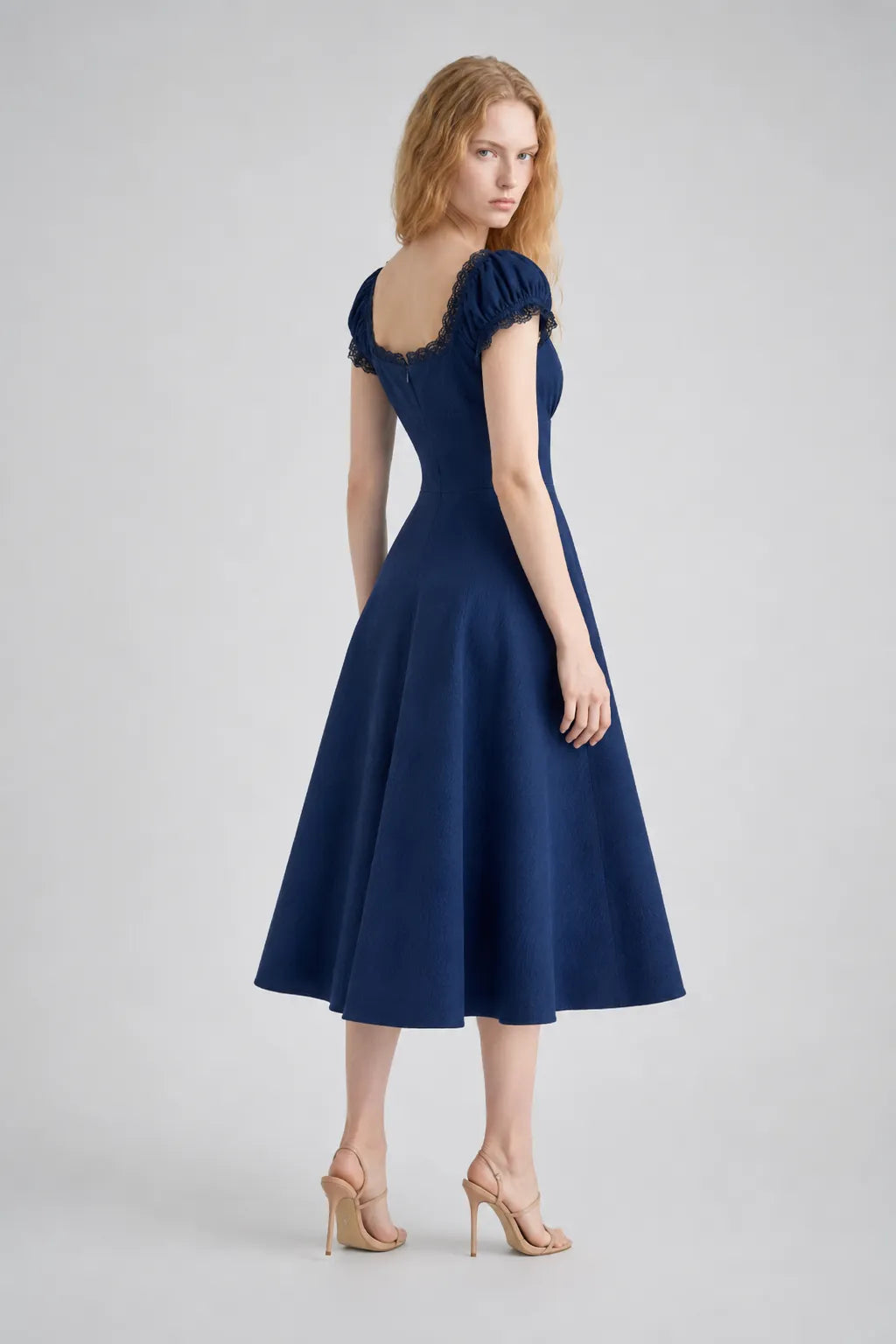 Vestido Midi Elegante Leonora