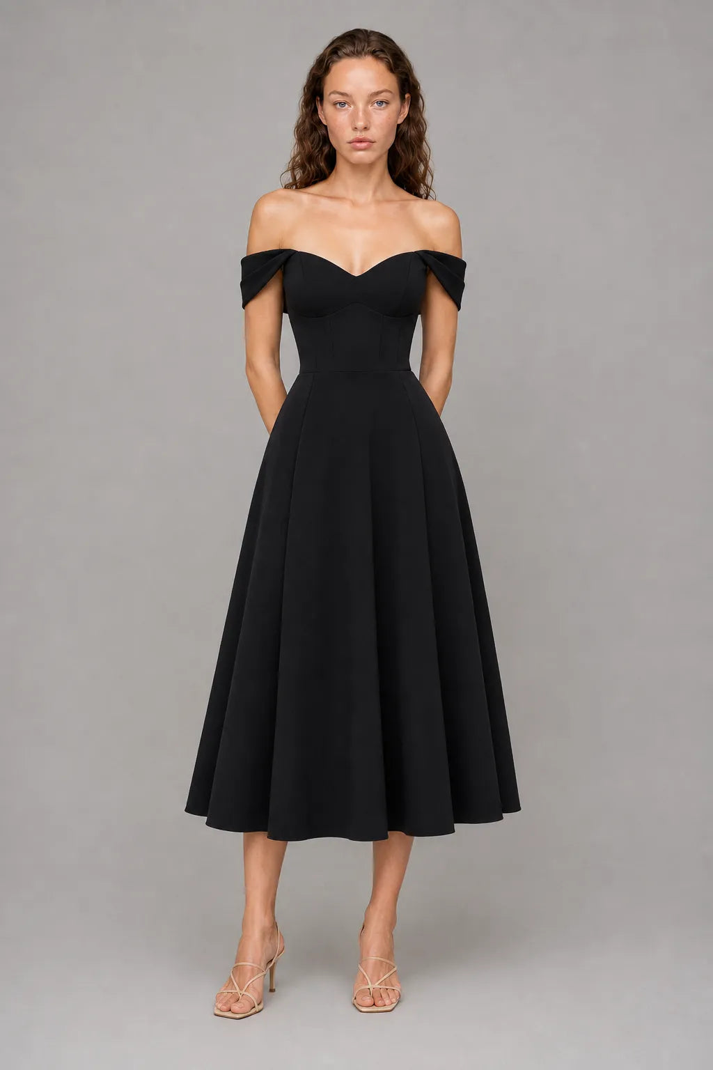 Vestido Midi Preto Elowen