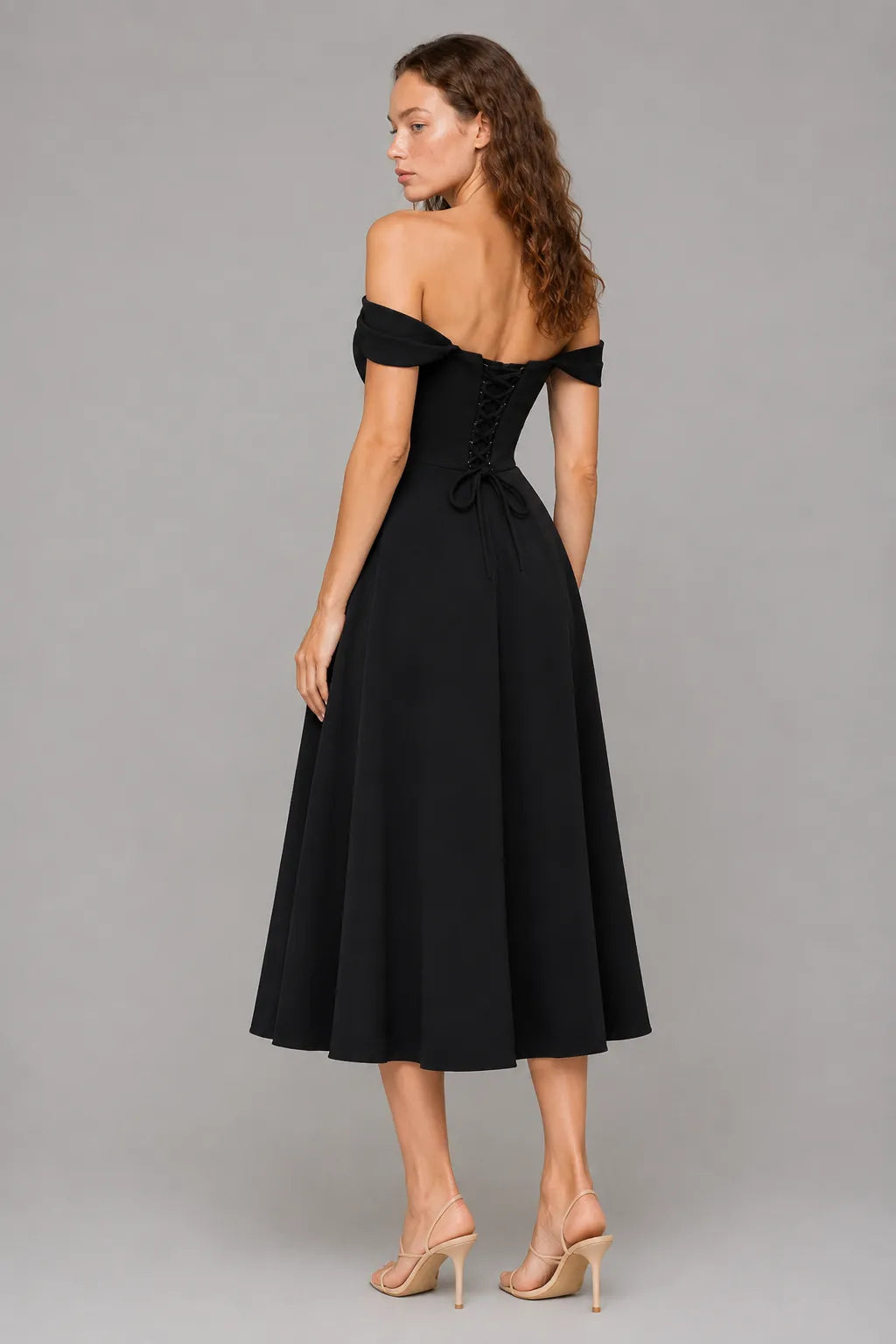 Vestido Midi Preto Elowen