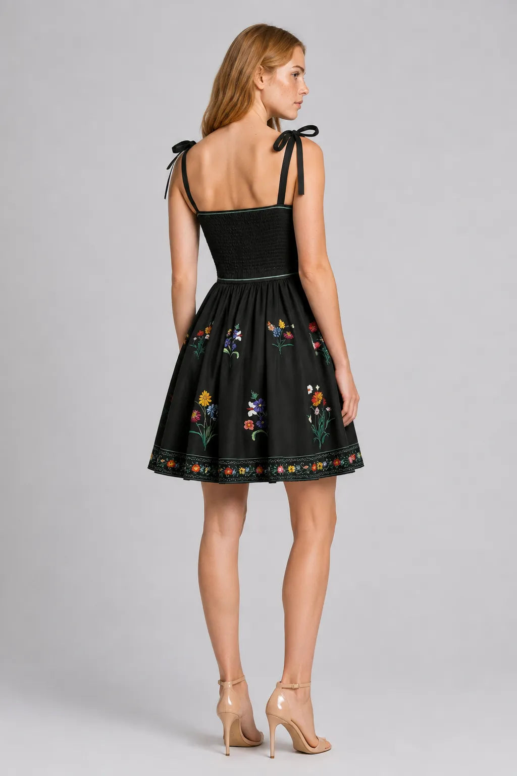 Vestido Curto Preto Daphne