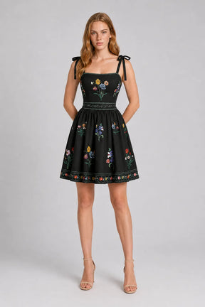 Vestido Curto Preto Daphne