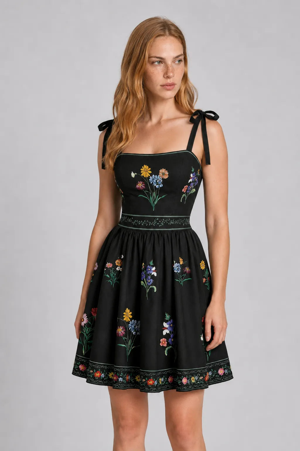 Vestido Curto Preto Daphne
